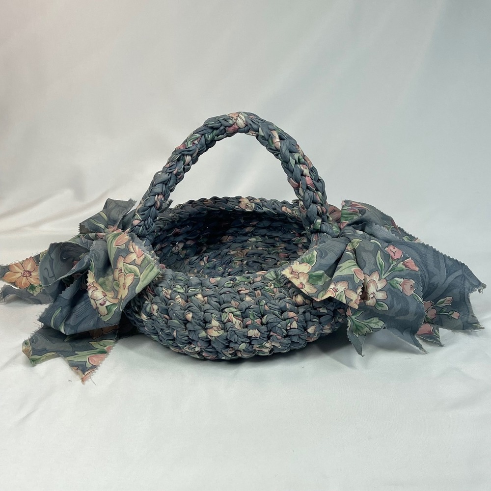 Vintage Rag Weave Basket Blue Mauve Floral Braided Fabric Round Cottagecore 10in